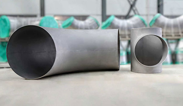 Care sunt diferențele dintre coturile de filet forjate și turnate la 90 de grade?